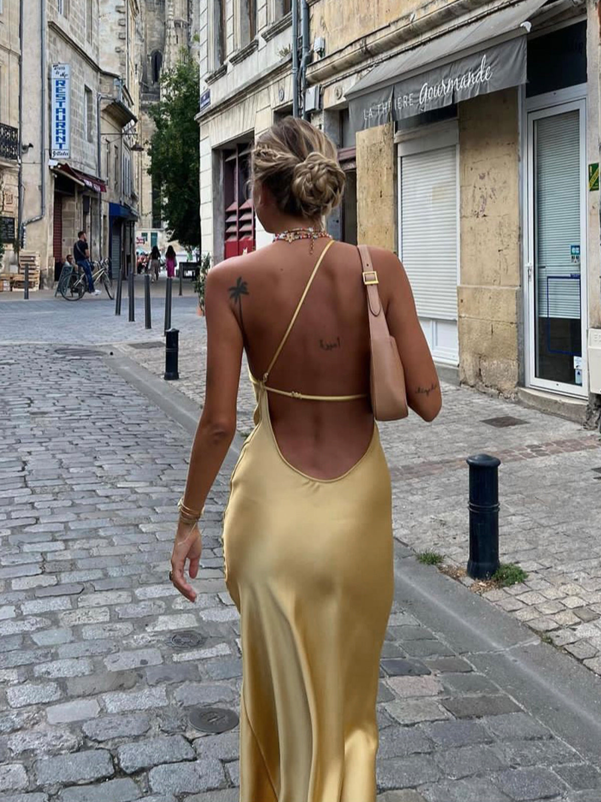 Satijnen jurk | Maxi | Split | Rugloze jurk | Zomerjurk-Boetiek Moda