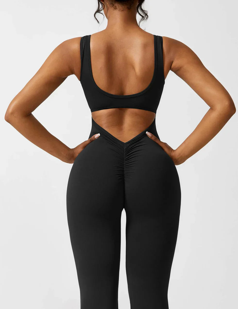 Trainings jumpsuit - Mouwloos uitlopende jumpsuit met Scrunch bips voor dames-Boetiek Moda