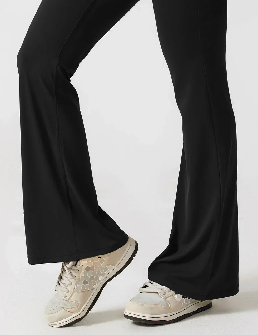 Trainings jumpsuit - Mouwloos uitlopende jumpsuit met Scrunch bips voor dames-Boetiek Moda