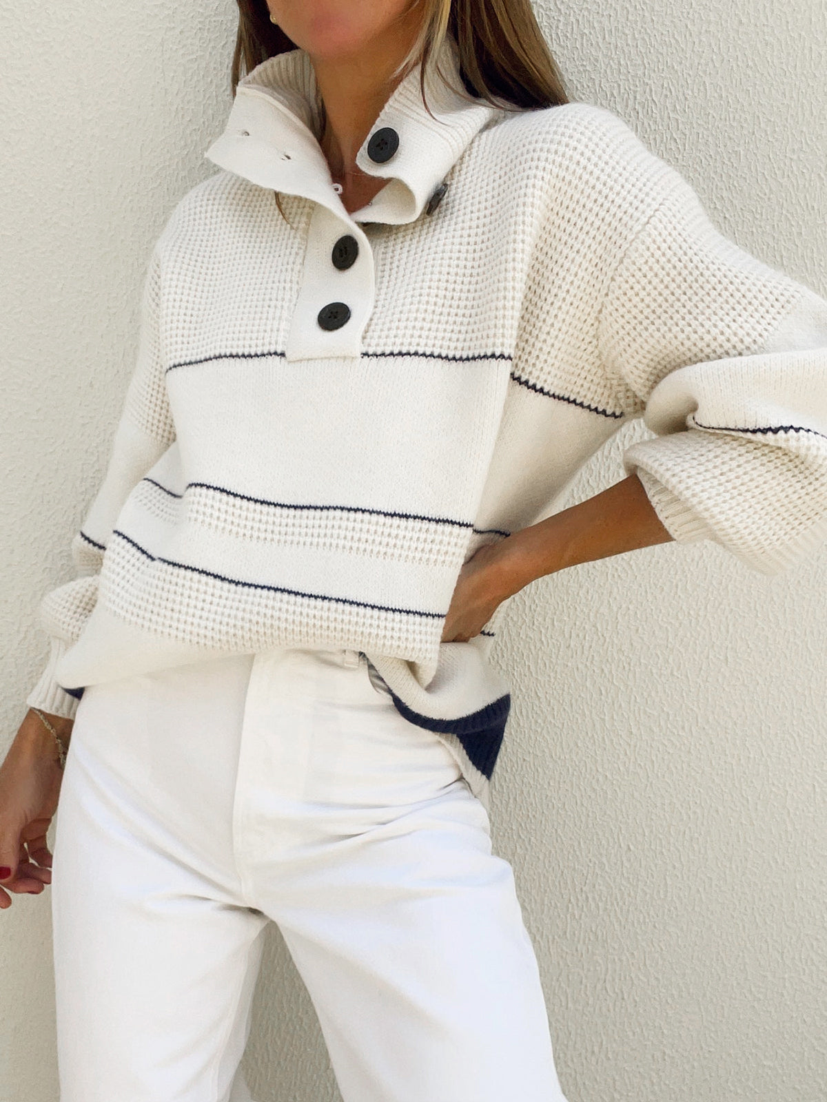 Witte trui - Oversized pullover met knoopsluiting voor dames-Boetiek Moda