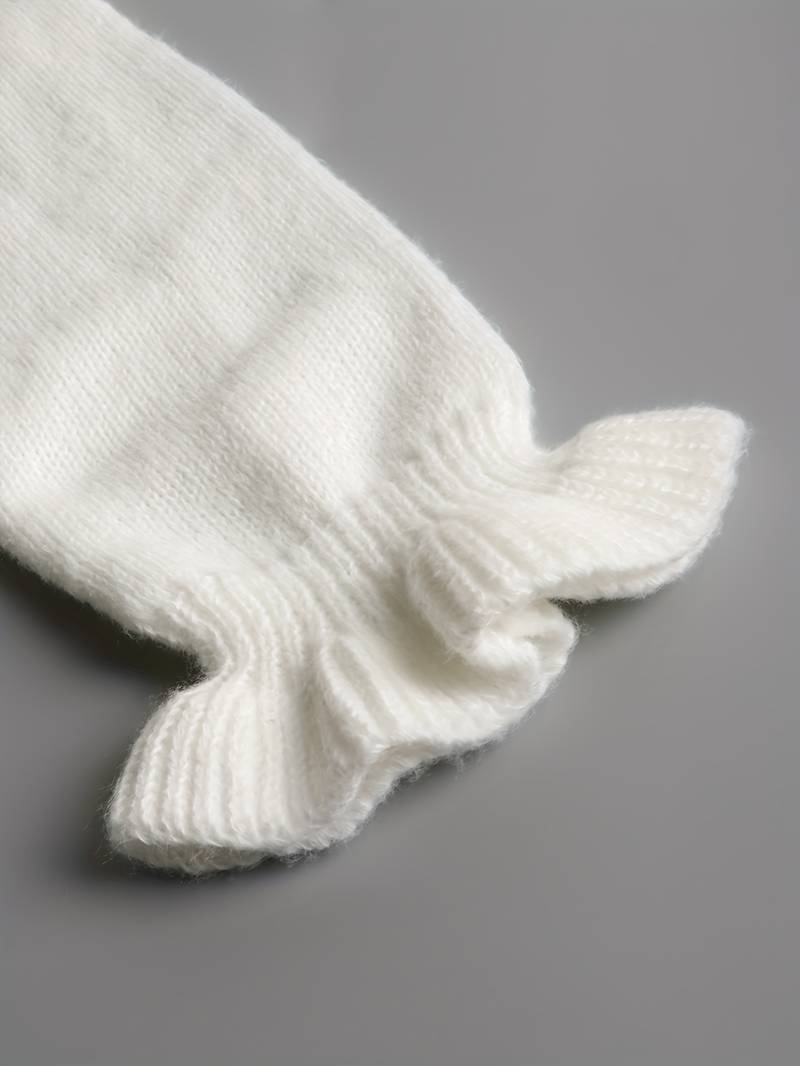 Witte trui | Parelknopen | Ruches | Trui met V-hals | Damesbreigoed-Boetiek Moda